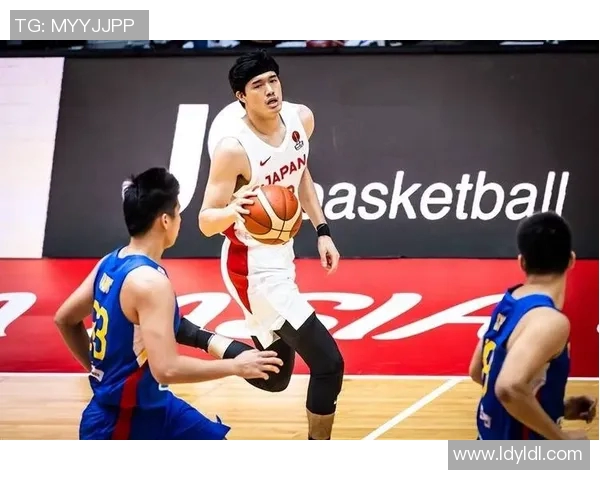 亚洲杯历史纵览:从创立至今的演变与经典对决解析 亚洲杯历史纵览:从创立至今的演变与经典对决解析