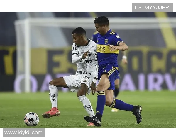 踢球者在主场迎战杜塞尔多夫争夺关键三分的激烈对决 踢球者在主场迎战杜塞尔多夫争夺关键三分的激烈对决