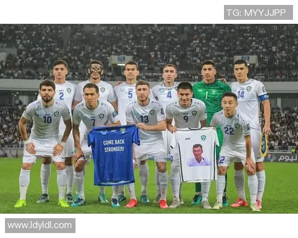 足球明星的崛起与挑战:从绿茵场到全球舞台的奋斗与荣耀 足球明星的崛起与挑战:从绿茵场到全球舞台的奋斗与荣耀