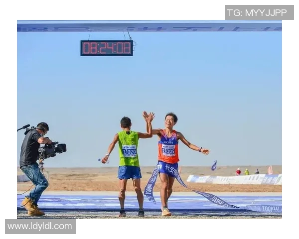 南京极限运动队在马拉松大满贯中的团队协作表现精彩点评与分析 南京极限运动队在马拉松大满贯中的团队协作表现精彩点评与分析