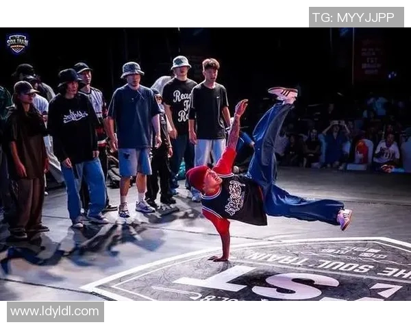 成都街舞队的节奏探秘：深入了解街舞文化与创意表现