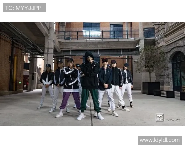 成都街舞队在耐力挑战中创下新高引领全国街舞热潮 成都街舞队在耐力挑战中创下新高引领全国街舞热潮