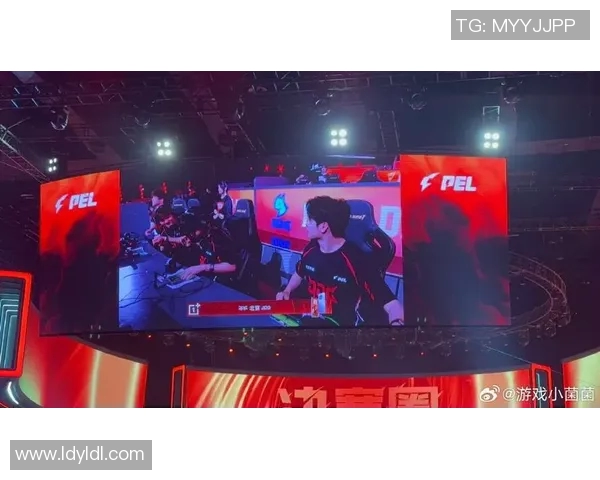 热议和平精英JDG战队实力提升背后的策略与挑战分析 热议和平精英JDG战队实力提升背后的策略与挑战分析