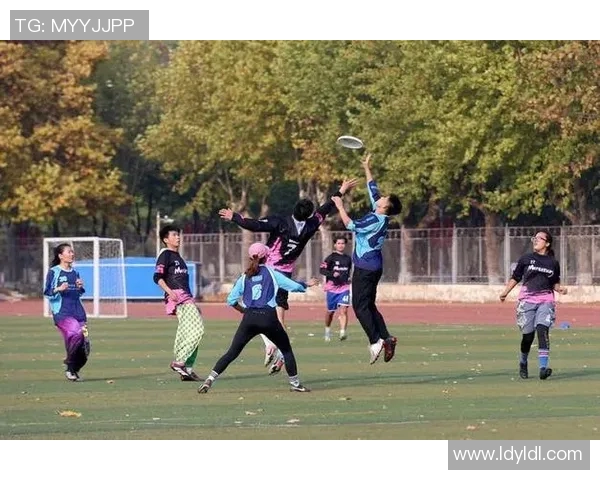 重庆飞盘队与杭州飞盘队赛后复盘分析意识碰撞与战术较量 重庆飞盘队与杭州飞盘队赛后复盘分析意识碰撞与战术较量